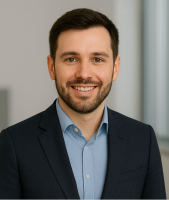 Менеджер по работе с клиентами